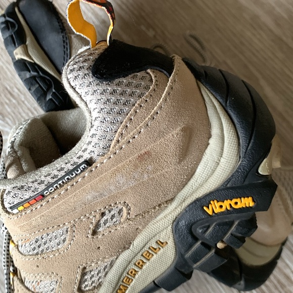 MERRELL Continnum low profile Hiking Shoes - Picture 7 of 13